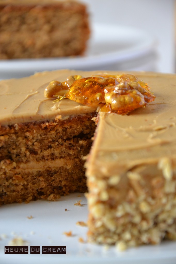 gâteau aux noix et café