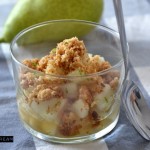 Salade de poires au citron vert et crumble spicy